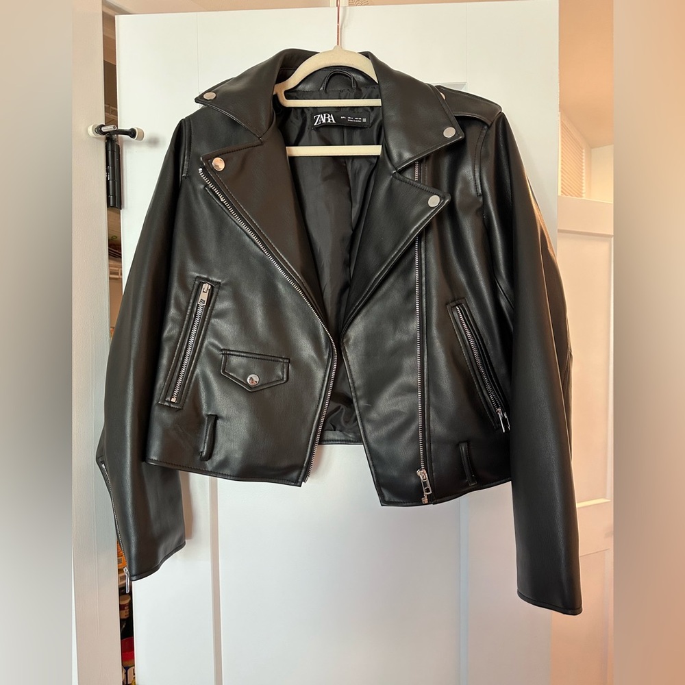 Zara Women's Sleek Black Leather Biker Jacket